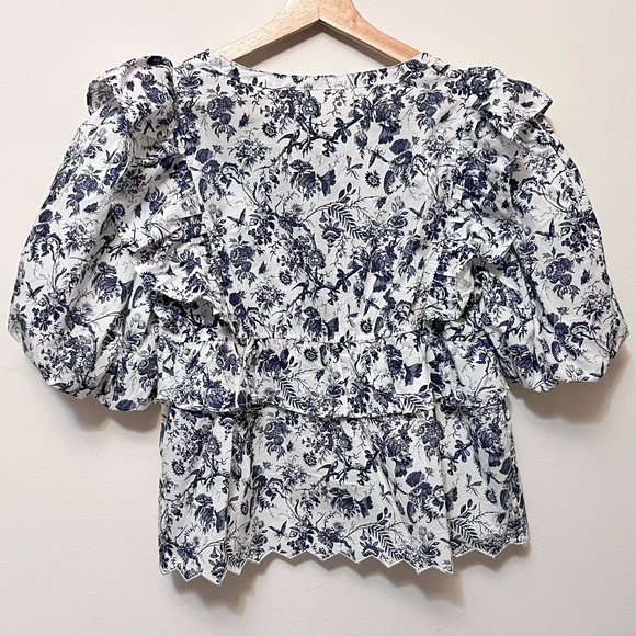 Hyacinth House • S • Puff Short Sleeve French Floral Ruffle Blouse Navy White - Picture 3 of 4